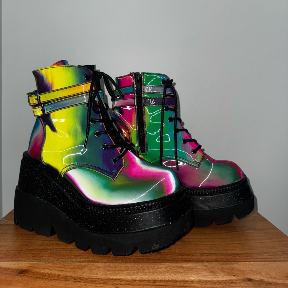 RARE Demonia Shaker 52 Holographic Platform Boots - Picture 7 of 12